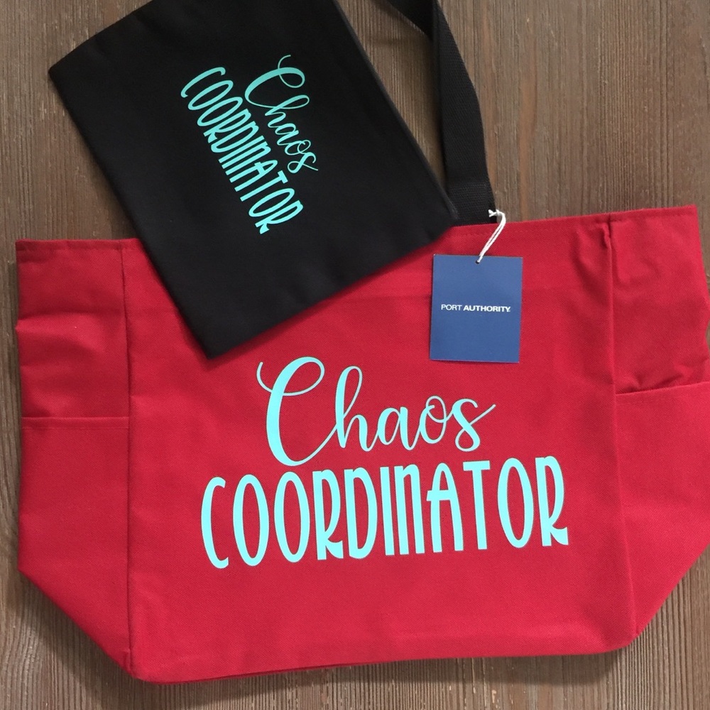 Overnight bag with cosmetic bag